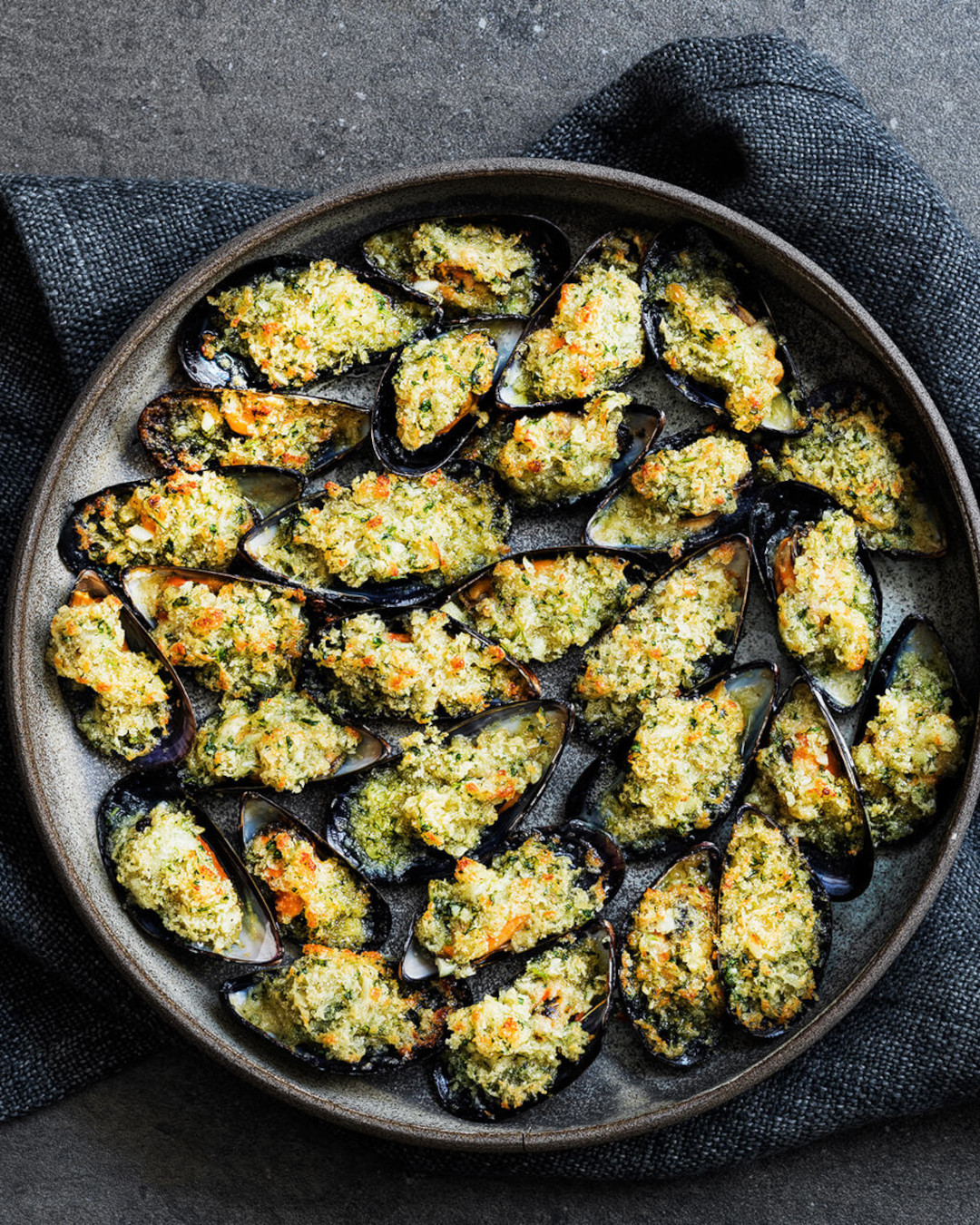 Gratinated-mussels-2000x1300-compresed-mobile.jpg