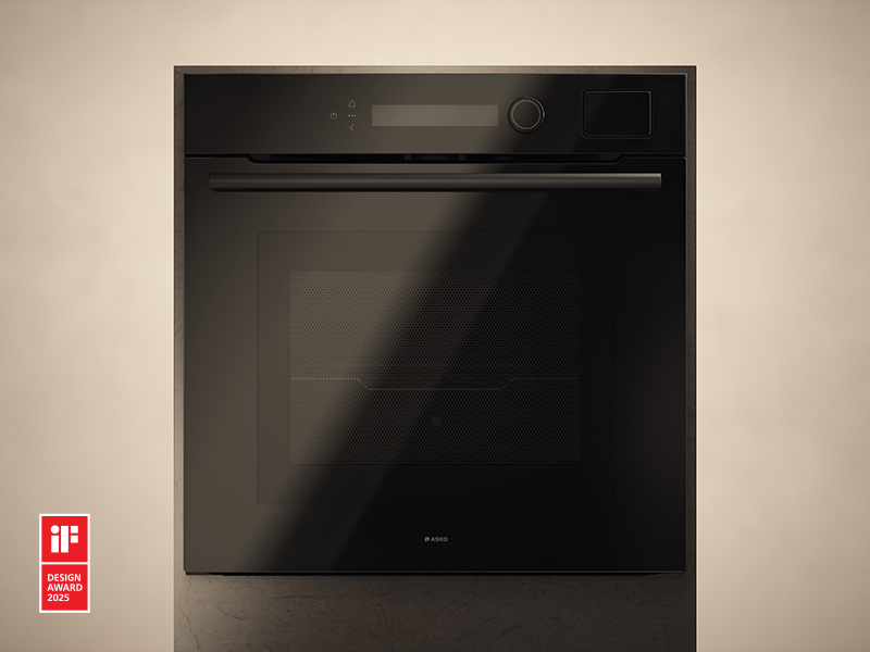 ASKO Craft Glass oven in black glass with iF Design Award 2025 logo