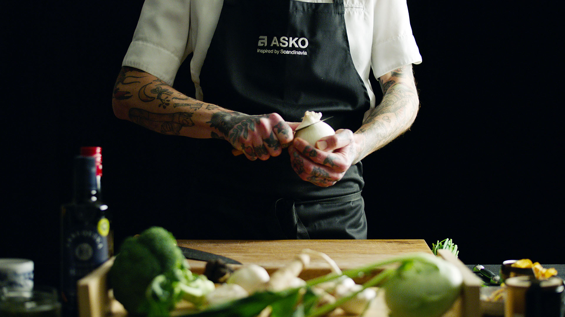 tommy-eriksson-holiday-recipes-cutting-onion-banner.jpg tommy-eriksson-holiday-recipes-cutting-onion-banner.jpg